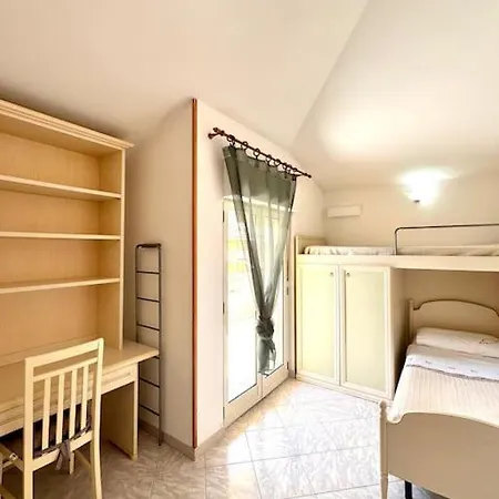 Apartment Nura's - Casa Le Ninfe